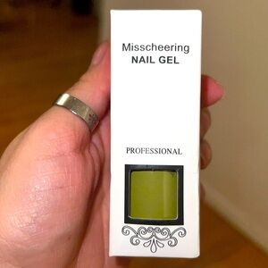 Misscheering soak off gel   5 oz